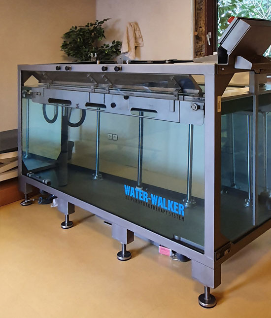 WATER WALKER Unterwasserlaufband für die Hunde-Physiotherapie in der Kleintierpraxis Klein